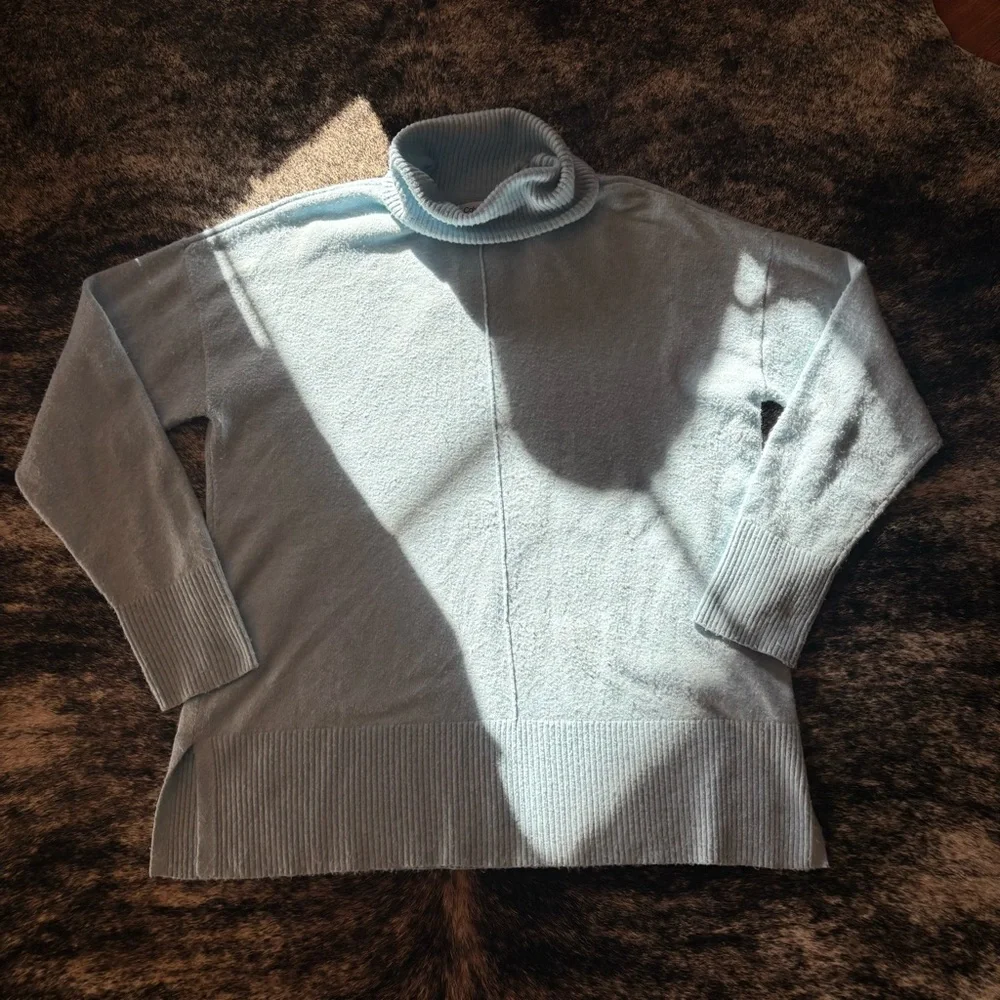 Calvin Klein Light Blue Sweater, Mock / Turtle Neck, Size Medium - Picture 14 of 14